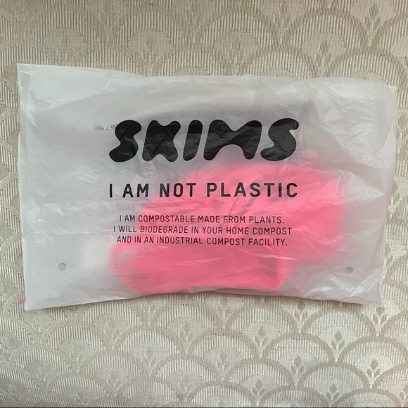 New with tags SKIMS skimpy scoop bra “ultra pink” S - Picture 3 of 4